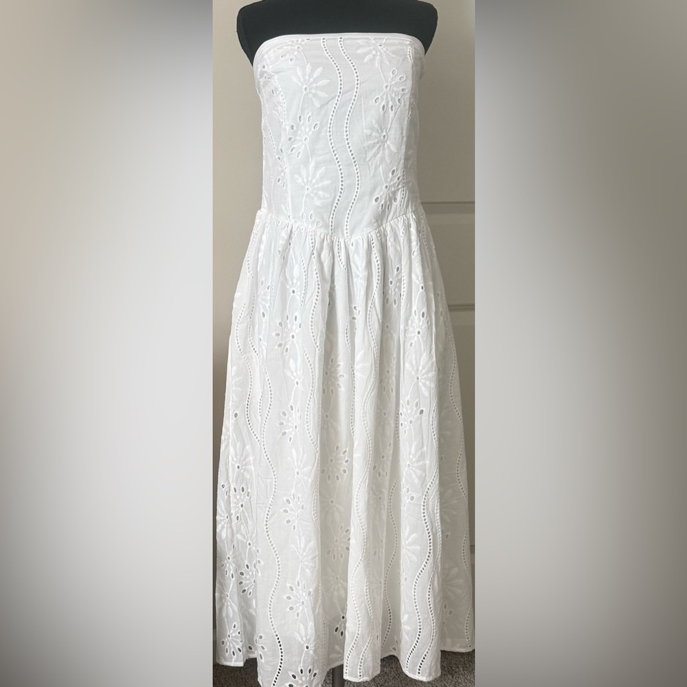 NWT White Eyelet Strapless Dress